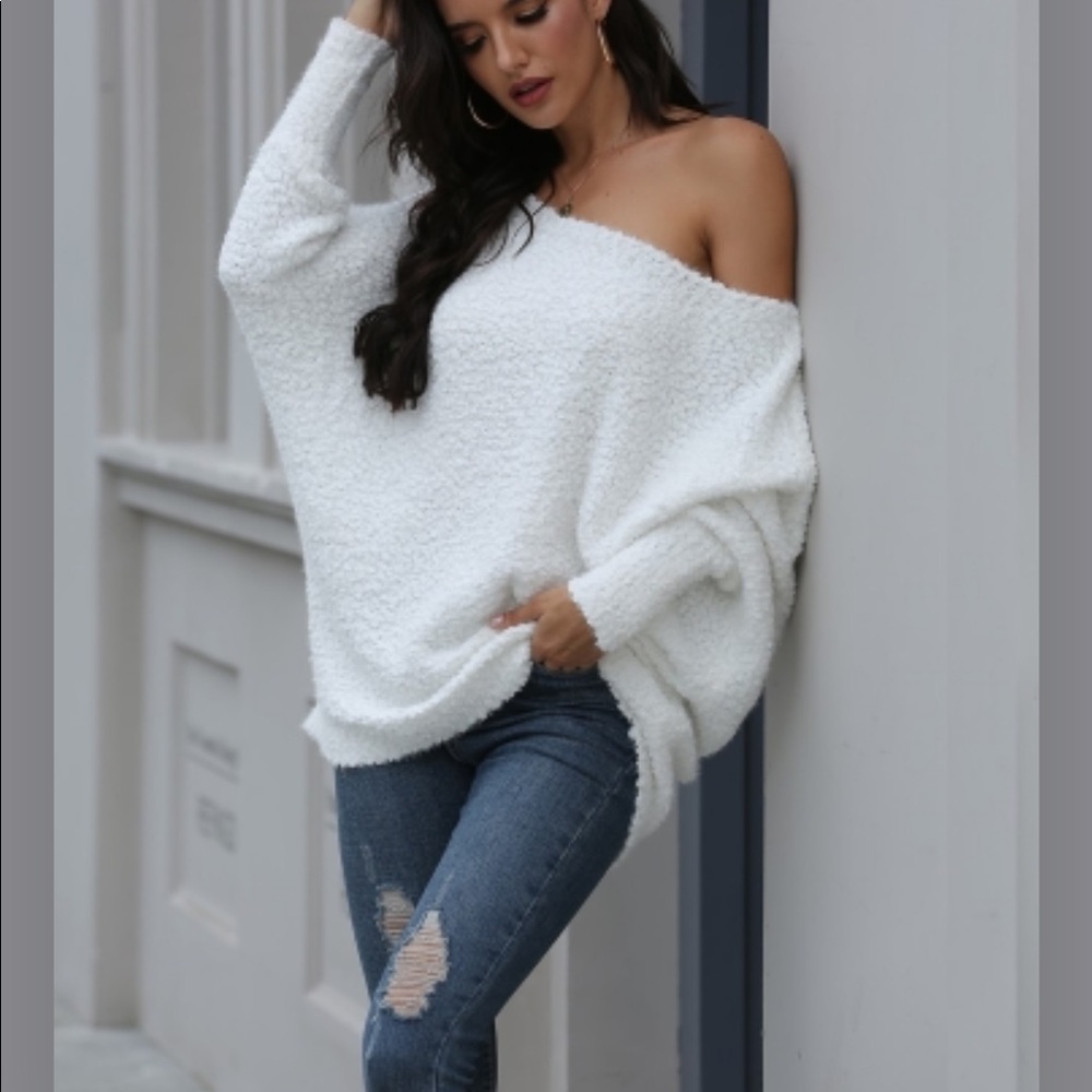 White Over-Sized pullover popcorn knitted sweater